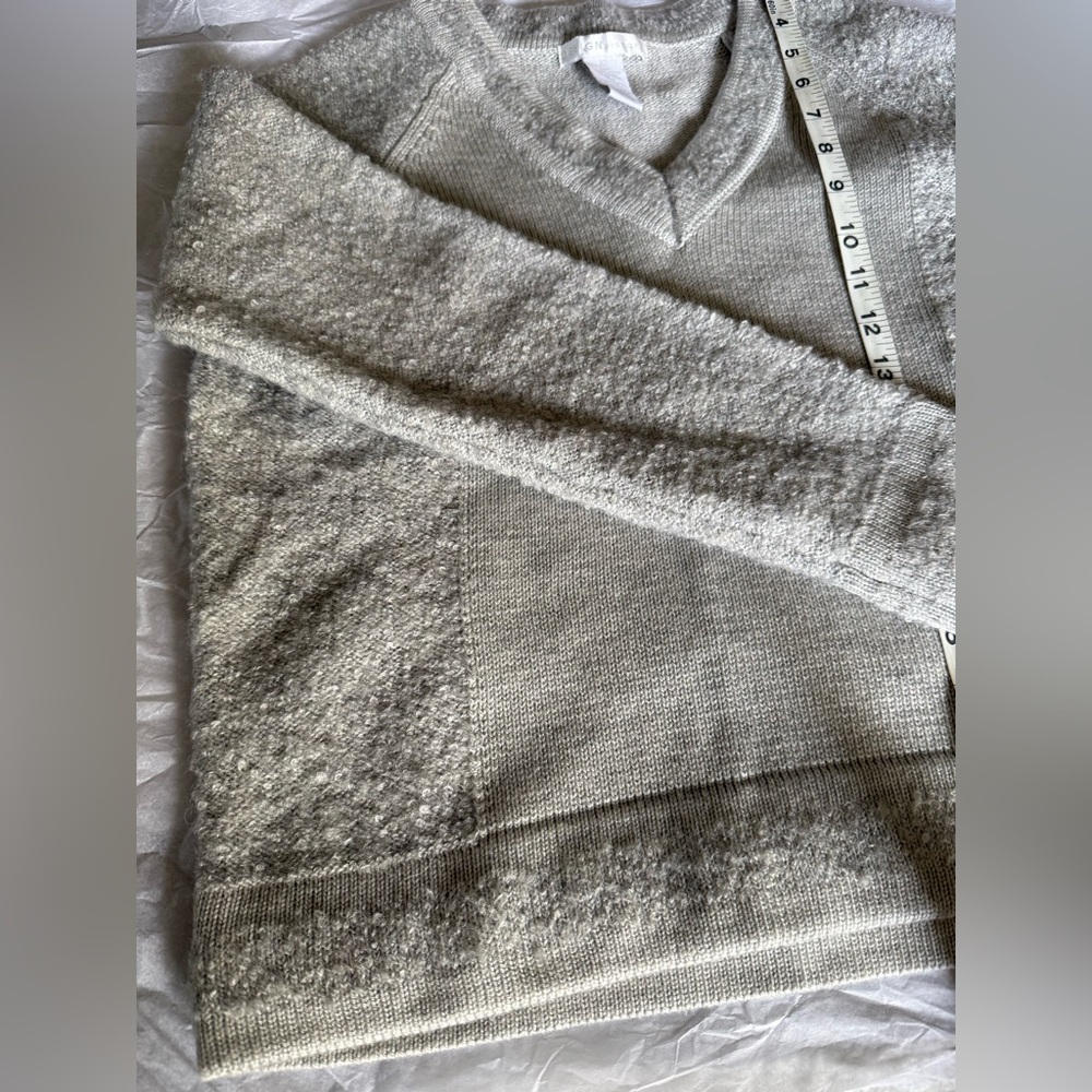 Cozy V-Neck Sweater - XS - Picture 6 of 7